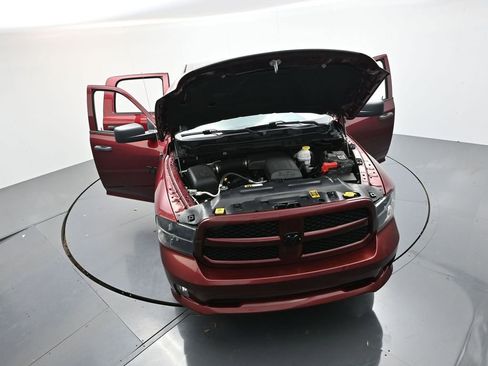 Used 2018 RAM 1500 Express w/ Express Value Package AWD/4WD image 36