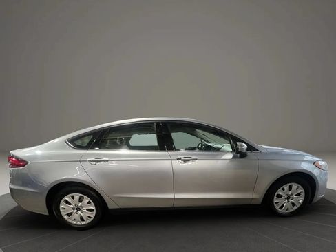 Used 2020 Ford Fusion S FWD image 4