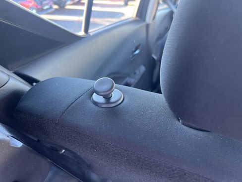 Used 2022 Nissan Kicks SV image 45