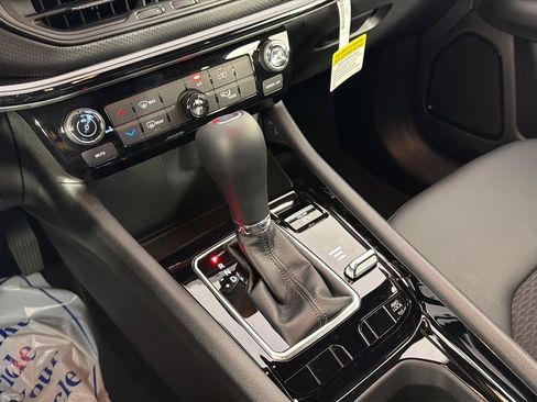 New 2026 Jeep Compass Latitude AWD/4WD image 11