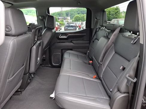 Used 2025 GMC Sierra 1500 SLT AWD/4WD image 10
