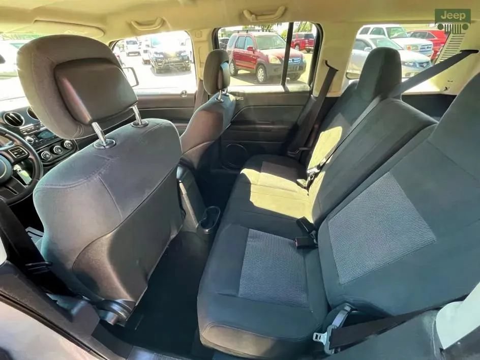 Used 2012 Jeep Patriot Latitude FWD image 10