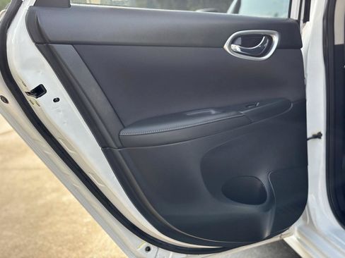 Used 2017 Nissan Sentra SV FWD image 29