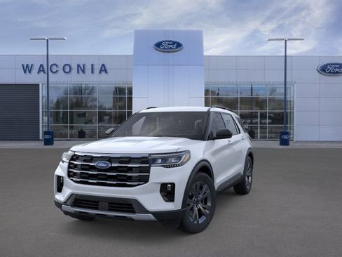 New 2026 Ford Explorer Active w/ Active Comfort Package AWD/4WD image 2