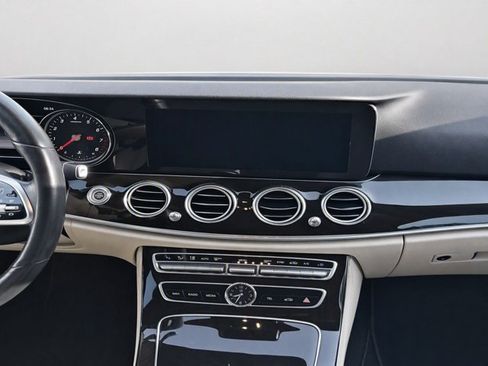 Used 2019 Mercedes-Benz E 300 image 21
