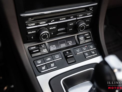 Used 2014 Porsche 911 Turbo image 28