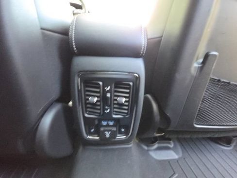 Used 2017 Jeep Grand Cherokee Overland w/ Jeep Active Safety Group AWD/4WD image 29
