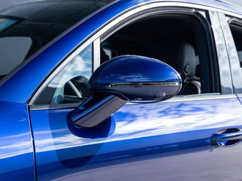 Certified 2026 Porsche Macan AWD/4WD image 17