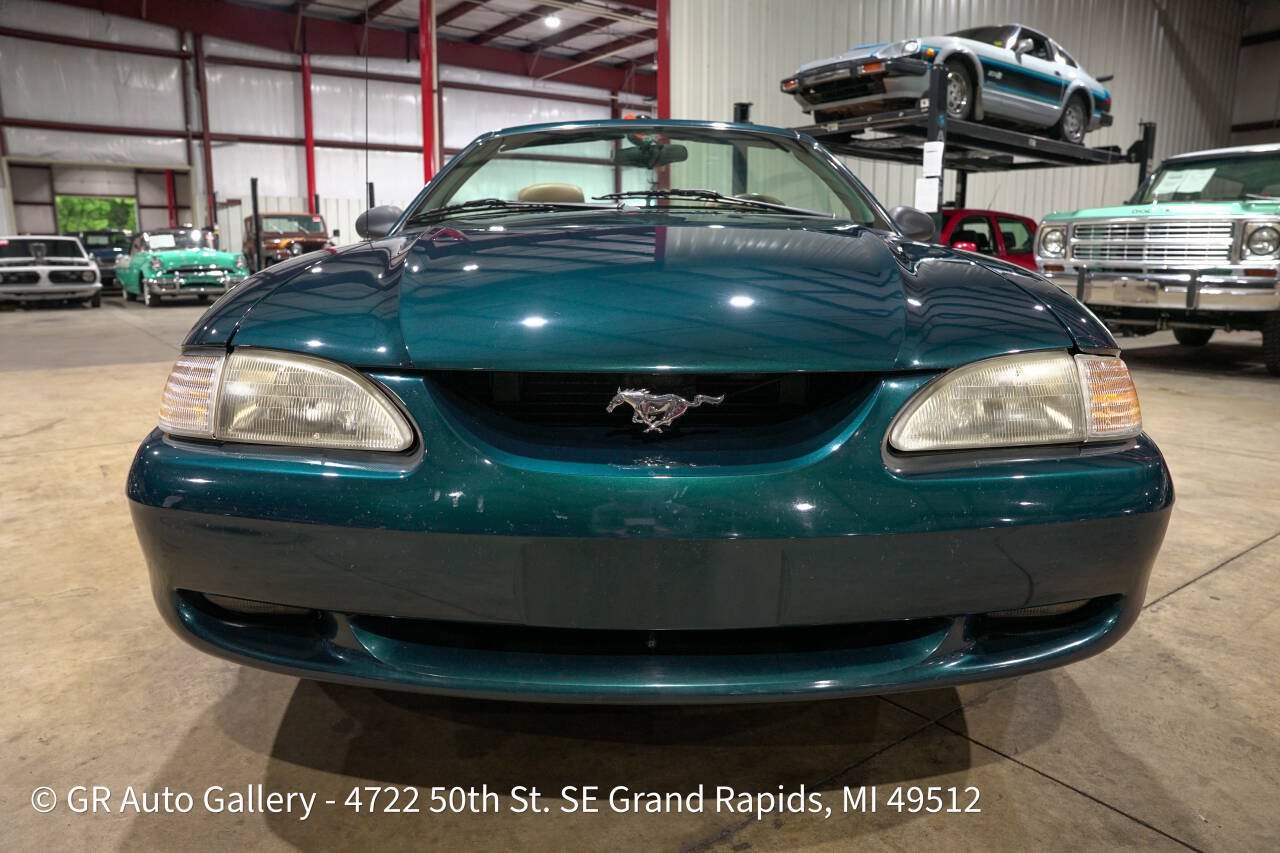 Used 1994 Ford Mustang GT RWD image 13