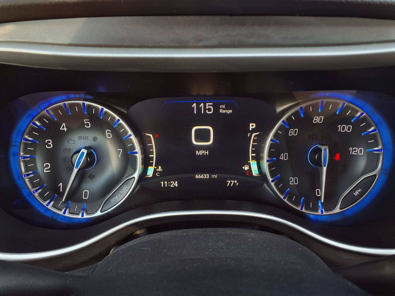 Used 2023 Chrysler Pacifica Touring-L FWD image 34