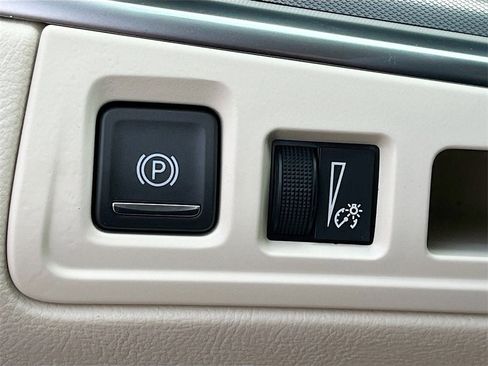 New 2025 Cadillac XT5 Premium Luxury image 10