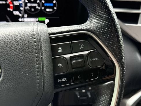 Used 2023 Toyota Sequoia Platinum AWD/4WD image 24
