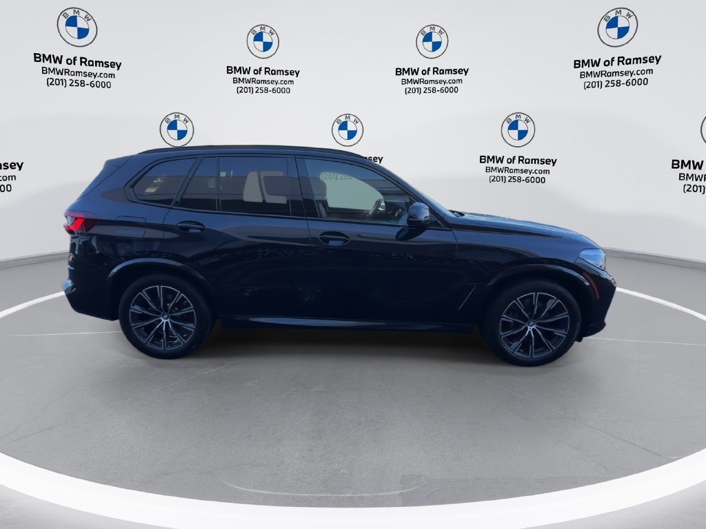 Used 2023 BMW X5 xDrive40i w/ M Sport Package AWD/4WD image 9