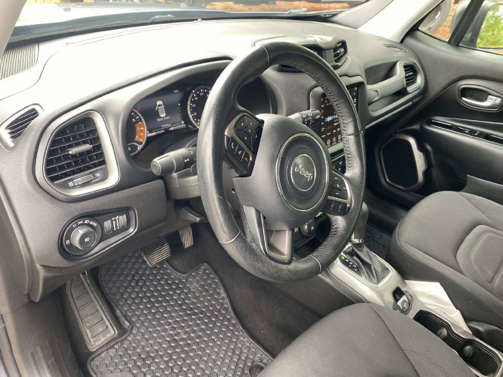 Certified 2022 Jeep Renegade Latitude w/ Convenience Group AWD/4WD image 22