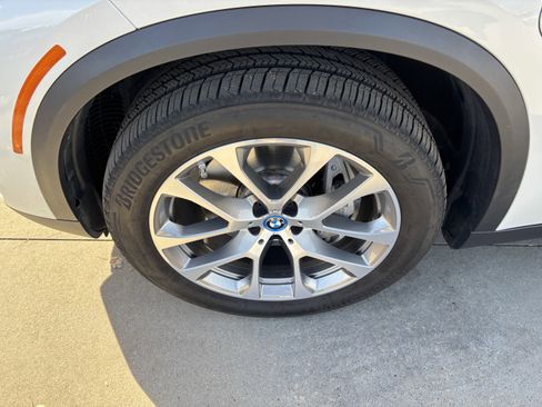 Certified 2022 BMW X5 xDrive45e w/ Luxury Seating Package image 13