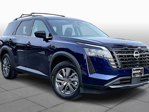 New 2026 Nissan Pathfinder SV image 2