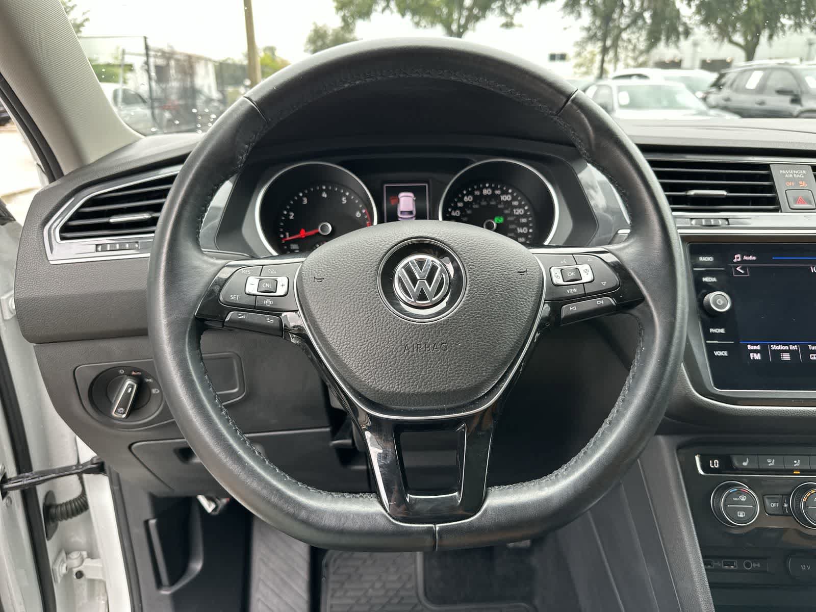 Used 2019 Volkswagen Tiguan SE FWD image 19