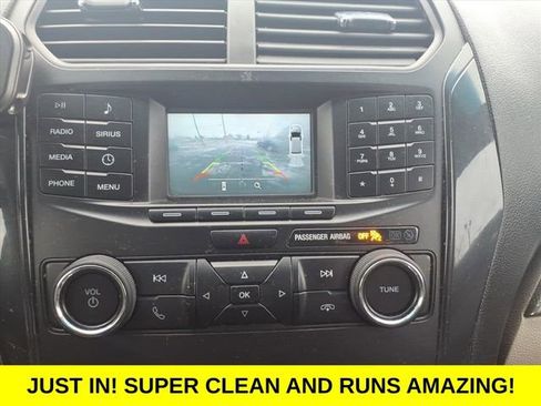 Used 2019 Ford Explorer XLT image 20