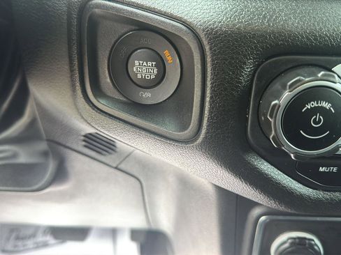 Used 2025 Jeep Wrangler Unlimited Sport AWD/4WD image 31