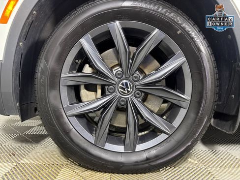 Used 2023 Volkswagen Tiguan SE w/ Panoramic Sunroof Package AWD/4WD image 28