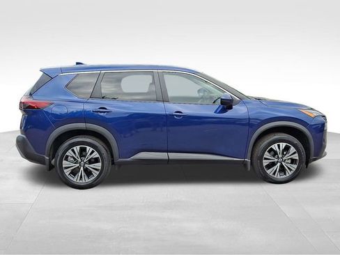 Used 2022 Nissan Rogue SV image 9