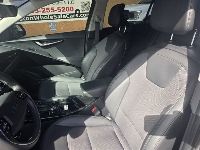 Used 2023 Kia Niro EX Touring FWD image 7