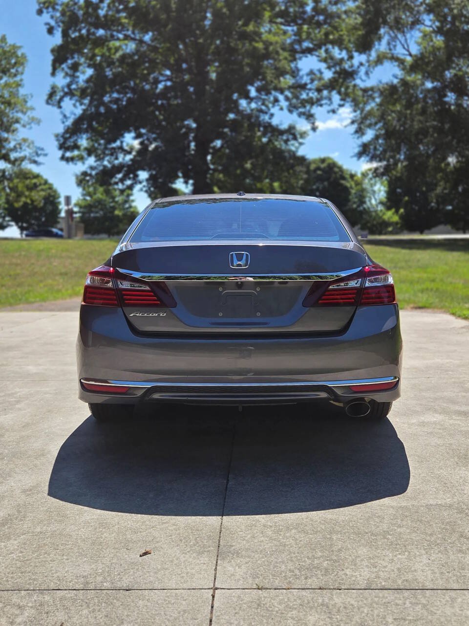 Used 2016 Honda Accord EX image 6