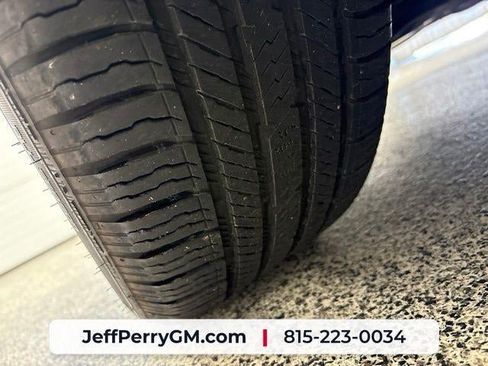 Used 2018 Chevrolet Impala LT FWD image 35