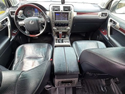 Used 2017 Lexus GX 460 Premium w/ Premium Package AWD/4WD image 29