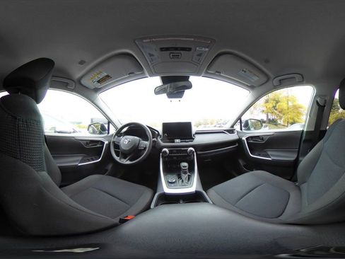 Used 2025 Toyota RAV4 LE image 41