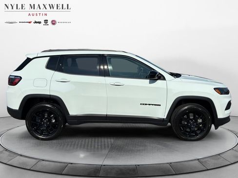 New 2026 Jeep Compass Latitude image 16