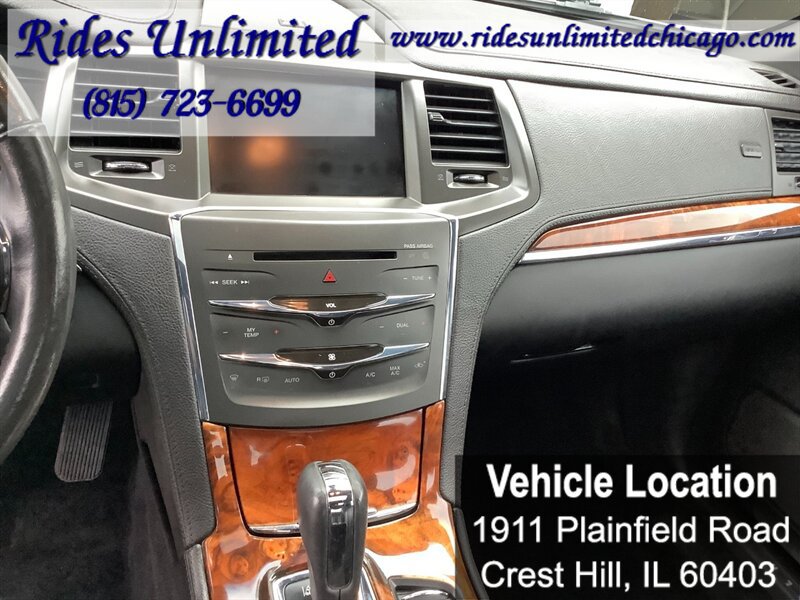 Used 2013 Lincoln MKS FWD image 17
