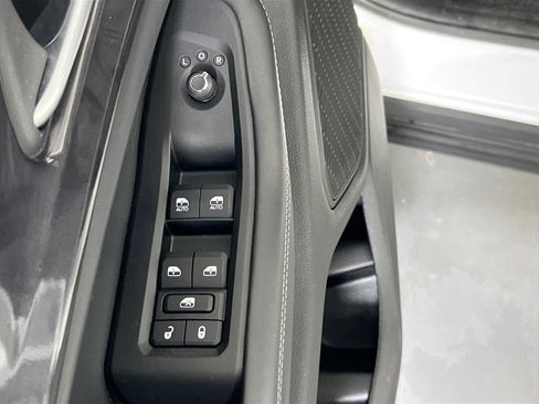 Used 2023 Jeep Grand Cherokee Laredo w/ Luxury Tech Group I image 17