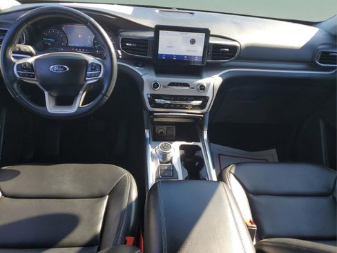 Used 2022 Ford Explorer XLT w/ Equipment Group 202A image 13