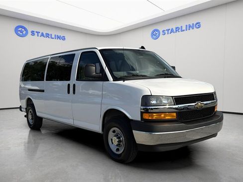 Used 2025 Chevrolet Express 3500 LT w/ LT Preferred Equipment Group image 13