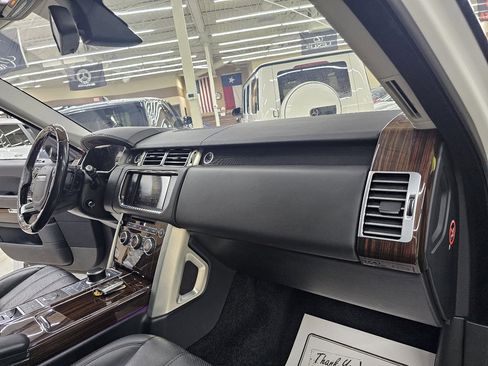 Used 2016 Land Rover Range Rover HSE image 23