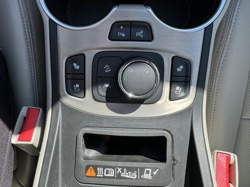 Used 2018 GMC Terrain Denali w/ Advanced Safety Package image 17