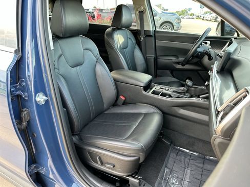 Used 2025 Kia Sorento EX w/ Panoramic Sunroof Package FWD image 24