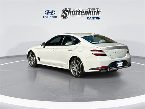 Used 2025 Genesis G70 2.5T image 6