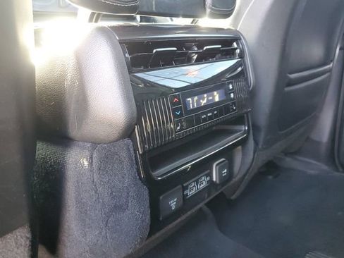 Used 2023 Jeep Wagoneer Base w/ Convenience Group I image 21