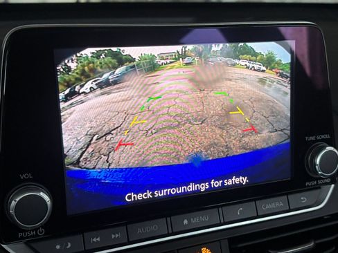 Used 2025 Nissan Altima 2.5 SV FWD image 24