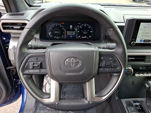 Used 2024 Toyota Tacoma TRD Off-Road AWD/4WD image 20