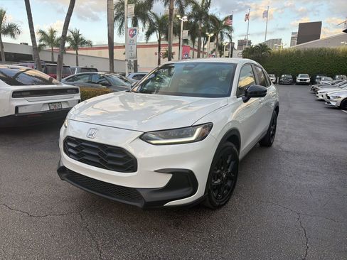 Used 2023 Honda HR-V Sport image 1