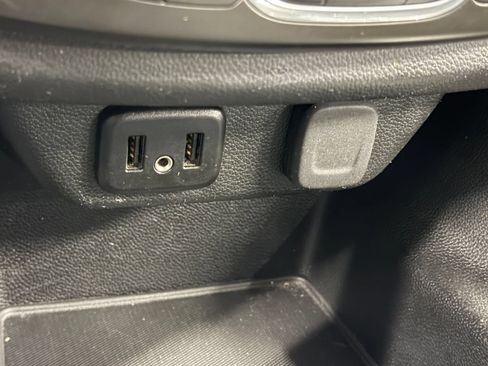 Used 2018 Chevrolet Traverse LT FWD image 33