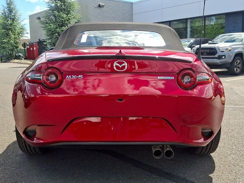 New 2026 MAZDA MX-5 Miata Club w/ Weather Package RWD image 6
