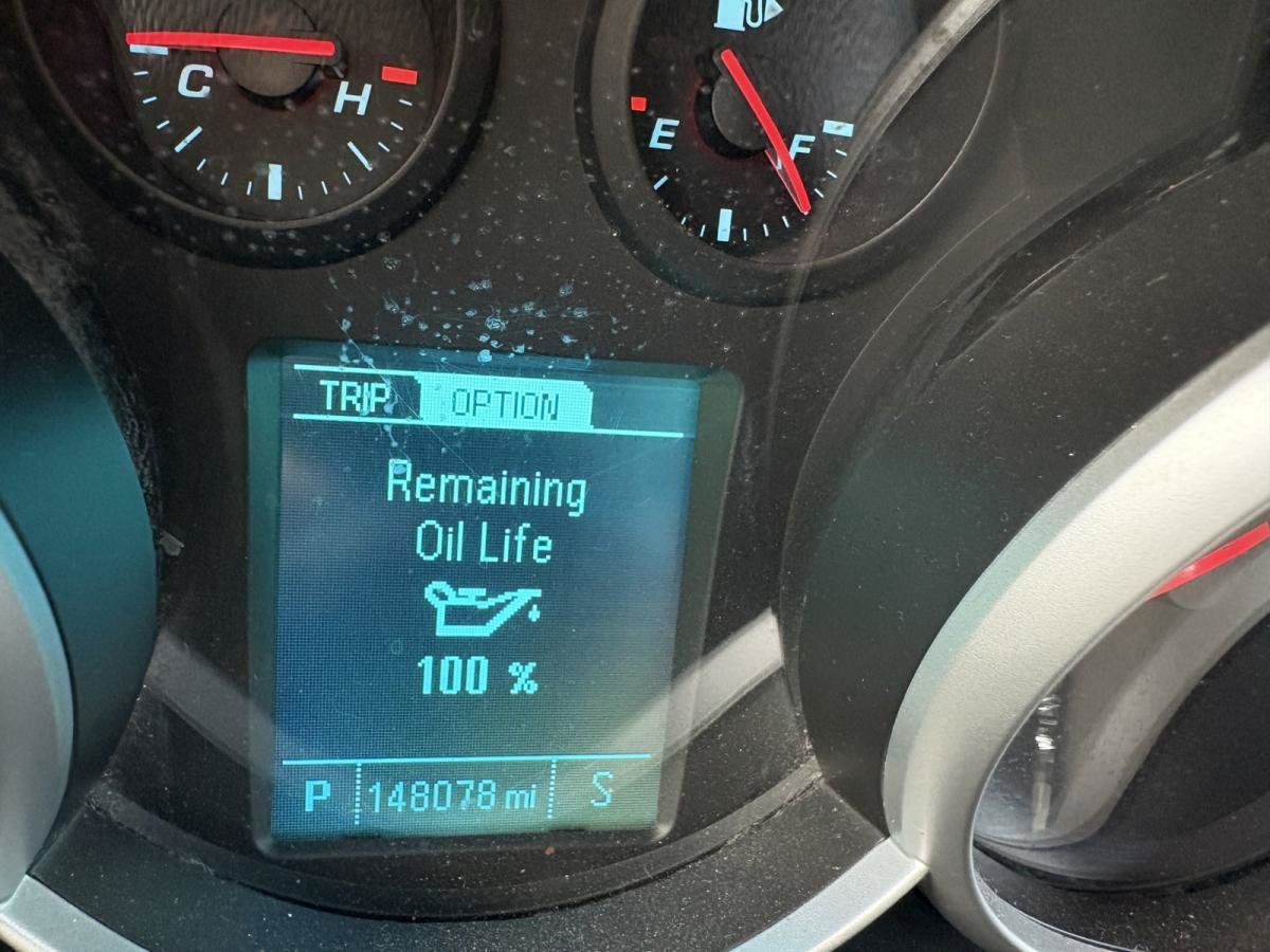 Used 2013 Chevrolet Cruze LS FWD image 11