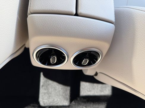 New 2026 Mercedes-Benz GLB 250 4MATIC image 33