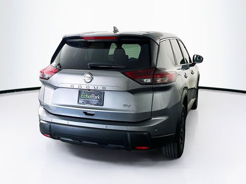 Used 2024 Nissan Rogue SV image 9