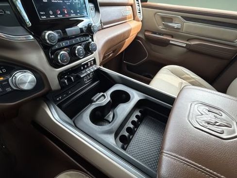 Used 2019 RAM 1500 Laramie AWD/4WD image 14