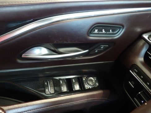 Used 2023 Cadillac Escalade ESV Premium Luxury Platinum w/ LPO, Radiant Package image 18